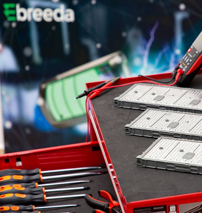 Sostituzione Batterie Auto Ibride ed Elettriche - Toyota, Lexus, Smart, Porsche, Range Rover